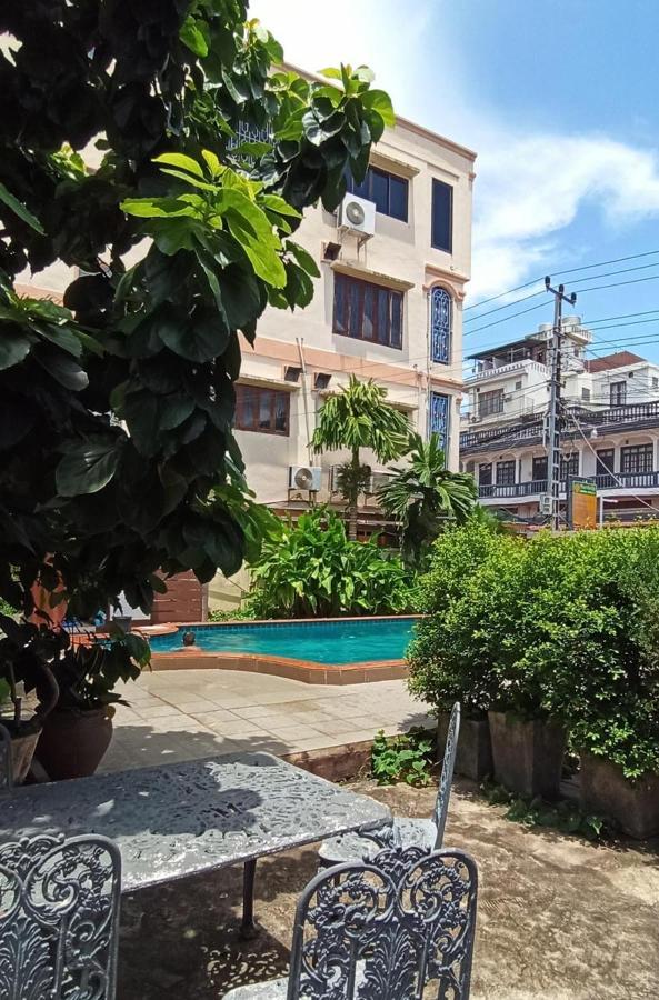 Villa Sisavad Guesthouse Vientiane Exterior foto