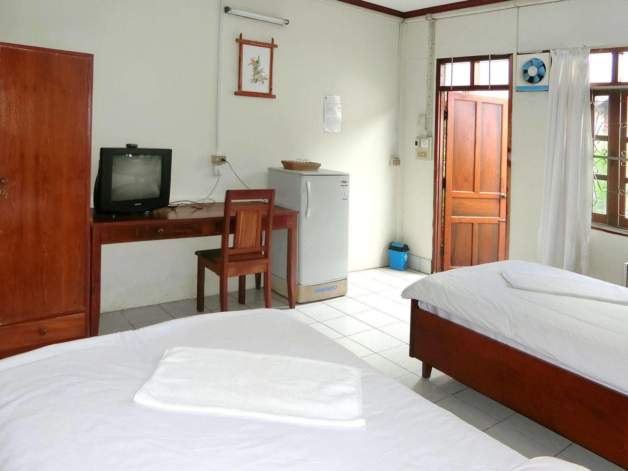 Villa Sisavad Guesthouse Vientiane Exterior foto