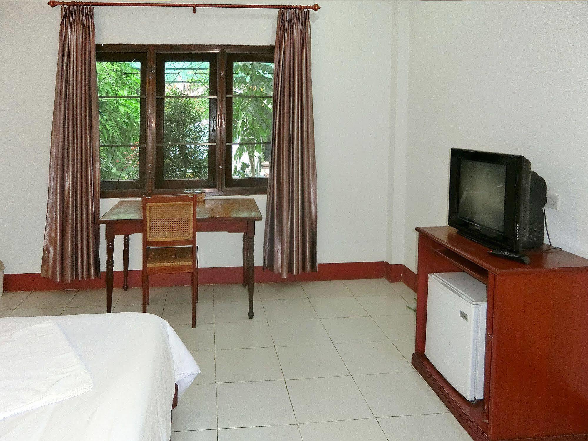 Villa Sisavad Guesthouse Vientiane Exterior foto