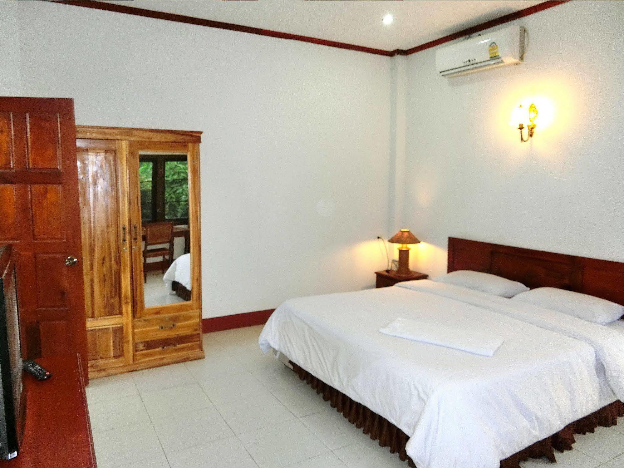 Villa Sisavad Guesthouse Vientiane Exterior foto