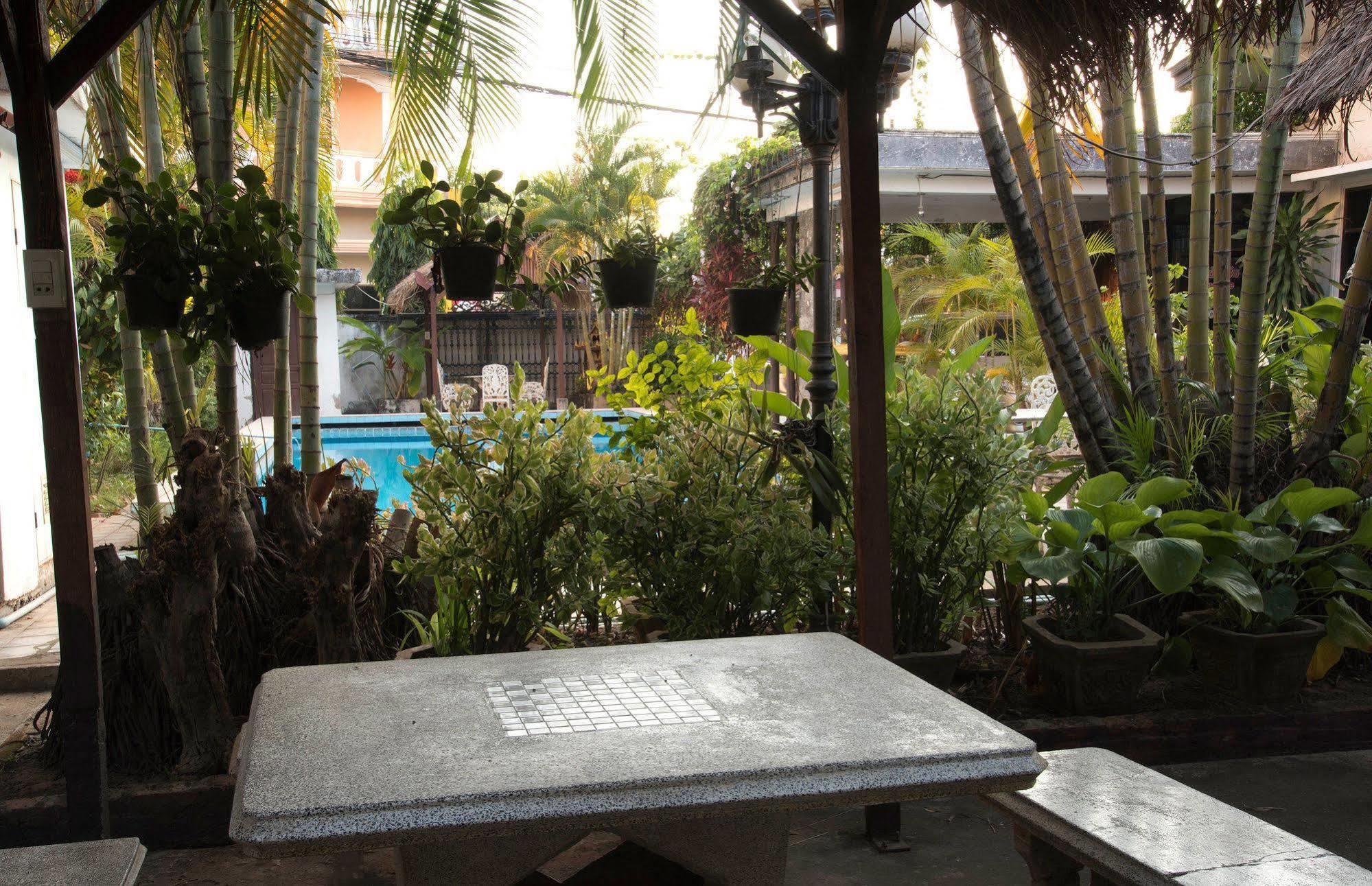 Villa Sisavad Guesthouse Vientiane Exterior foto