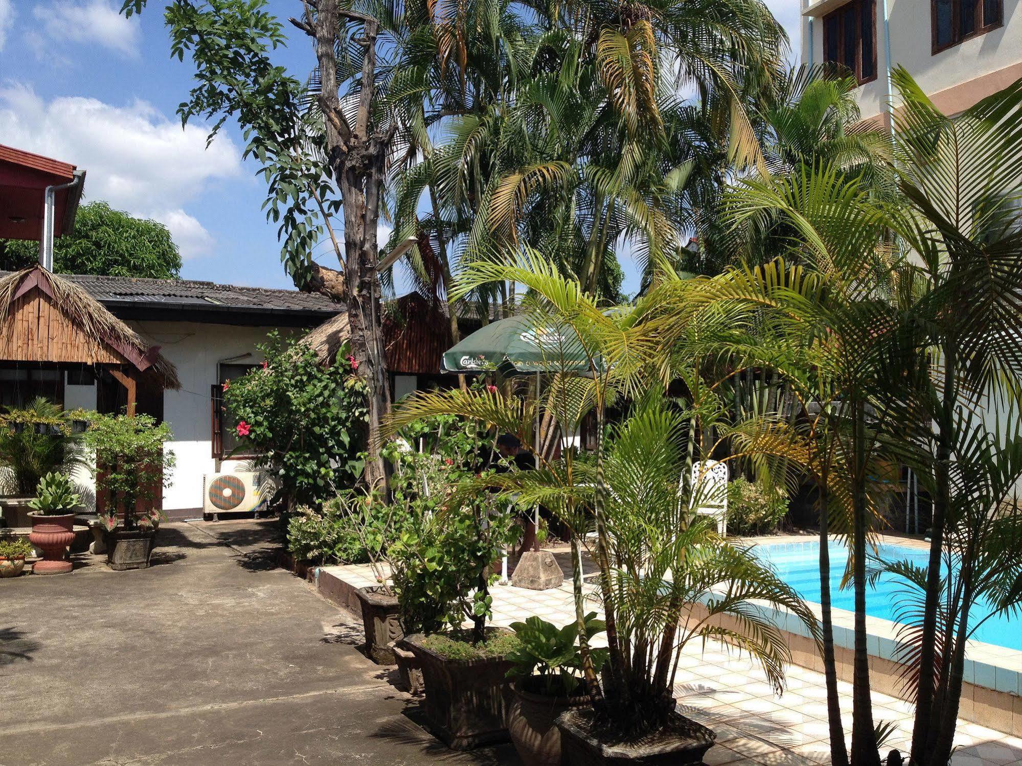 Villa Sisavad Guesthouse Vientiane Exterior foto